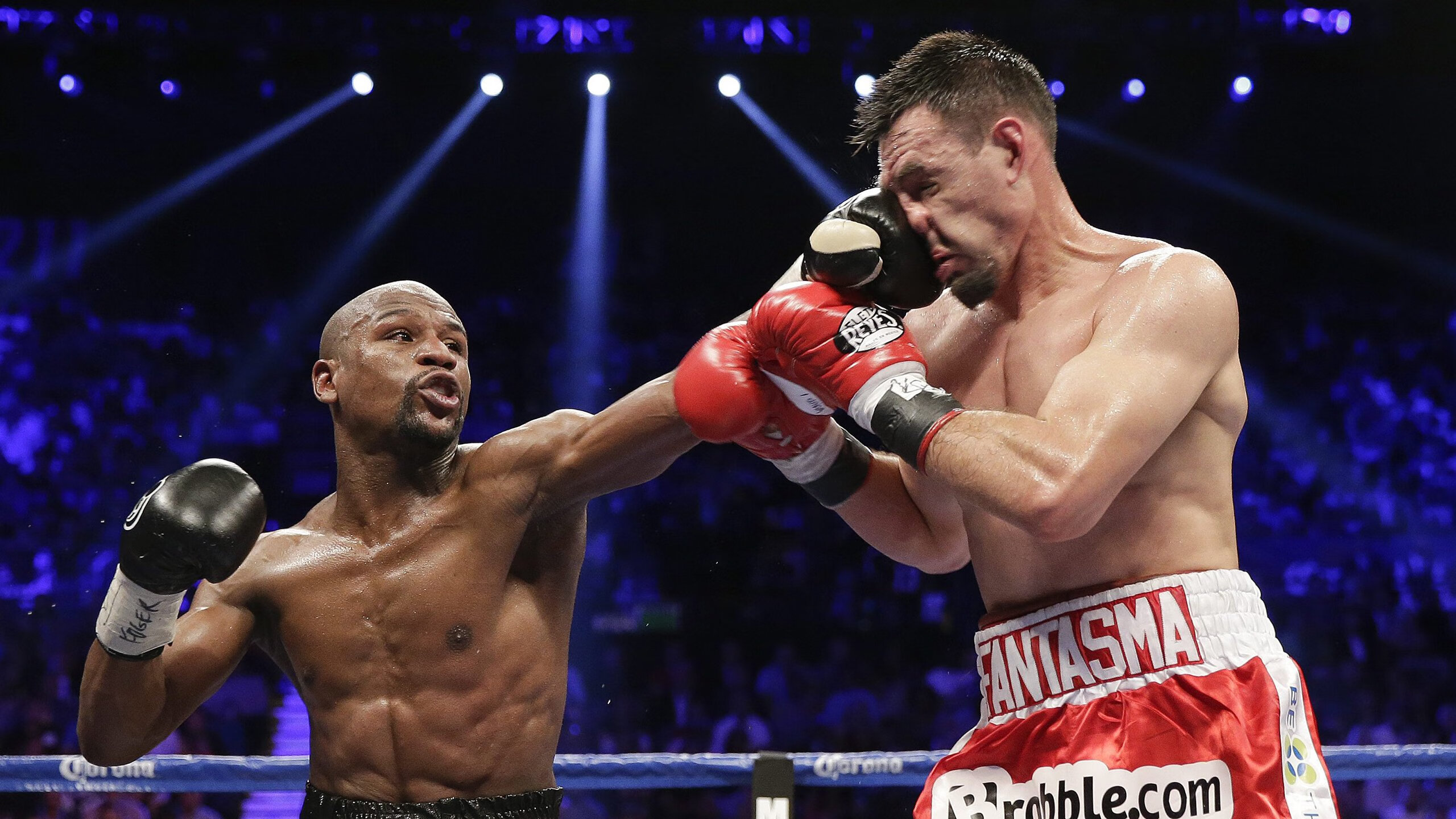 开云官方网站-拜仁强打右路，频频撕裂博卡防线，拜仁一直很强